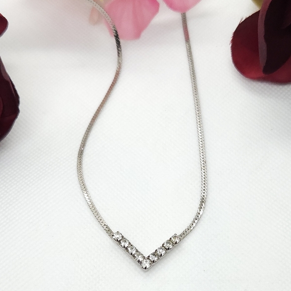 Vintage Art Deco Crystal V Silver Chain Necklace 18" Flat Silver Plated Chain - Picture 3 of 9